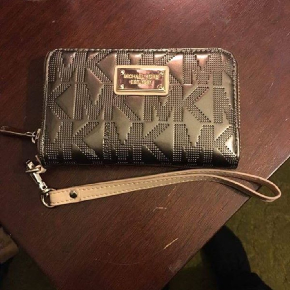 SALE!!! 💰💰MK Wallet